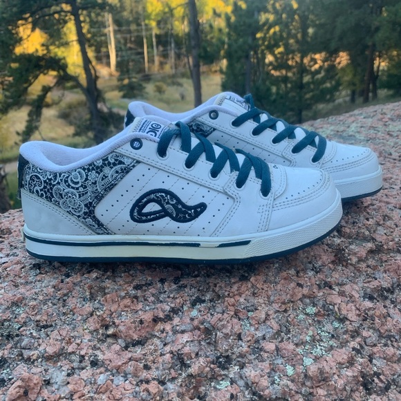 Vintage Adio Skate Shoe - Picture 4 of 15